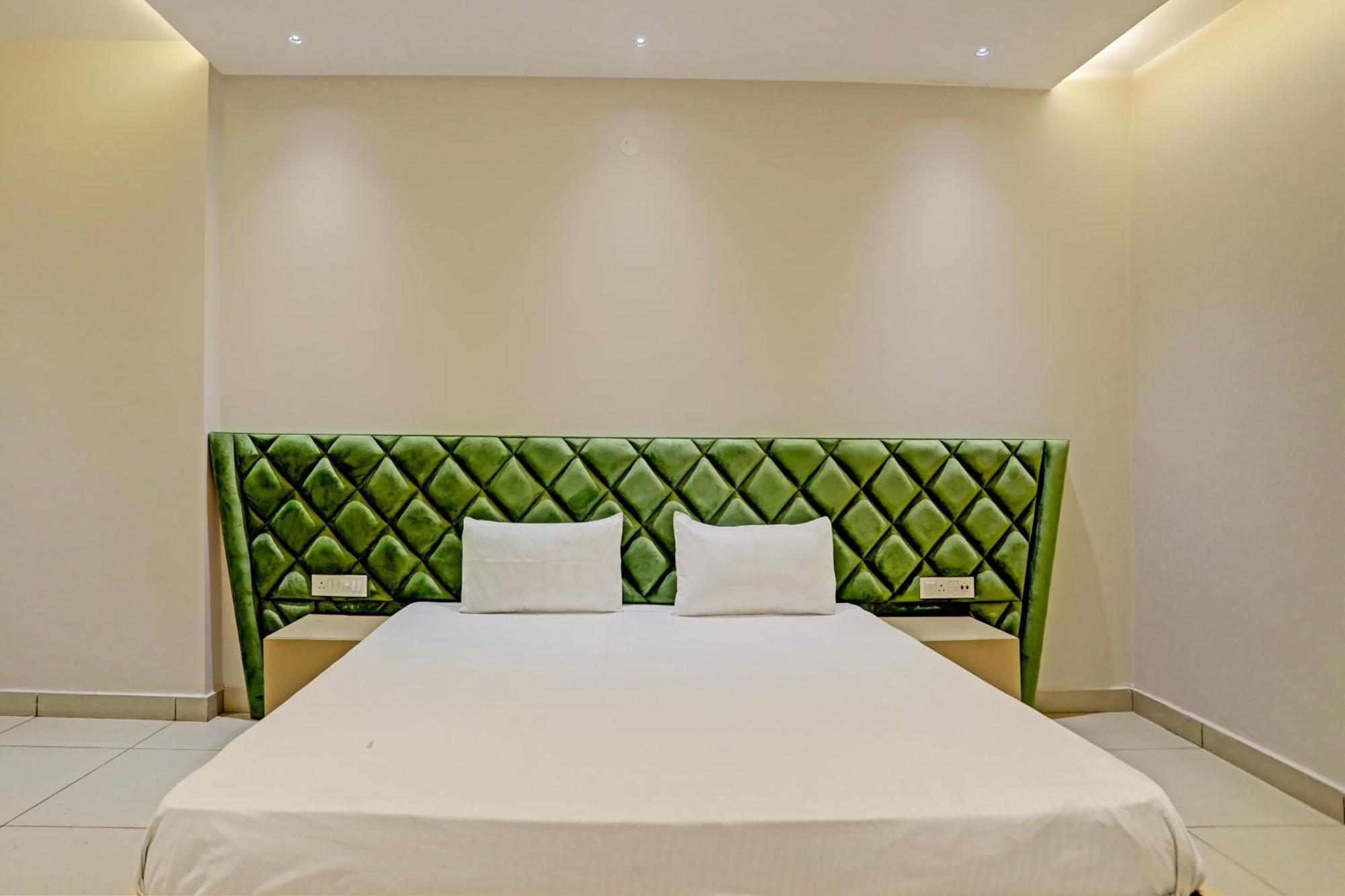 Hotel O Miraas Hotel And Banquet Hall Ludhiana Exterior photo